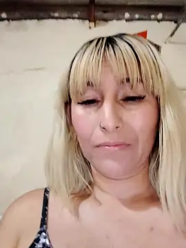 Snapshot of florecita9 chatting on 11, 2, 2025 florecita9 online show from 11, 2, 2025