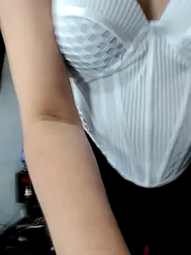 Snapshot of florecita9 chatting on 8, 3, 2025 florecita9 online show from 8, 3, 2025