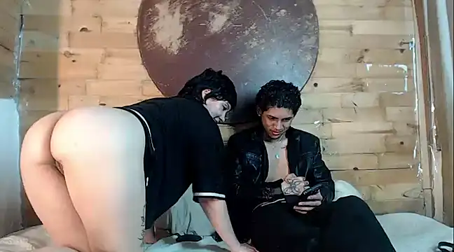 Snapshot of Sebas_And_Mila chatting on 14, 1, 2025 Sebas And Mila online show from 14, 1, 2025