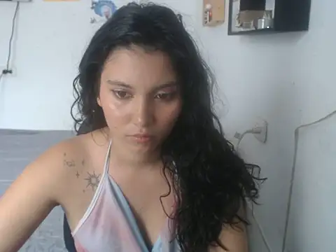 Snapshot of HannaKlein chatting on 18, 11, 2025 HannaKlein online show from 18, 11, 2025