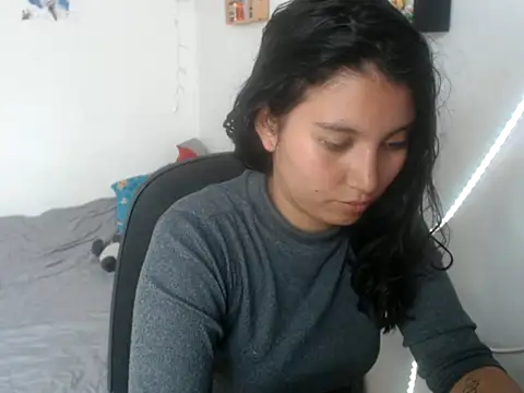 Snapshot of HannaKlein chatting on 16, 12, 2025 HannaKlein online show from 16, 12, 2025