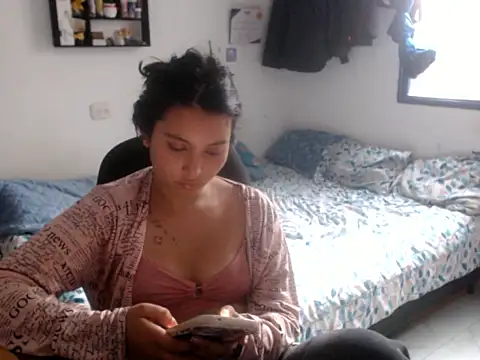 Snapshot of HannaKlein chatting on 5, 1, 2026 HannaKlein online show from 5, 1, 2026