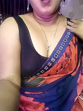 Snapshot of ella_mariya chatting on 8, 12, 2024 ella mariya online show from 8, 12, 2024