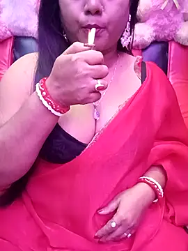 Snapshot of ella_mariya chatting on 18, 11, 2025 ella mariya online show from 18, 11, 2025