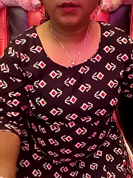 Snapshot of ella_mariya chatting on 27, 11, 2025 ella mariya online show from 27, 11, 2025