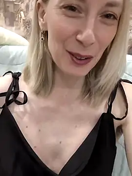 AvelinaLeoni online show from 24, 11, 2025