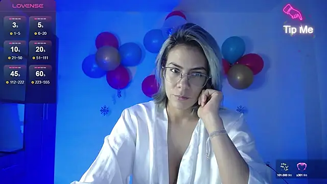 Snapshot of candydowson1 chatting on 17, 12, 2024 candydowson1 online show from 17, 12, 2024