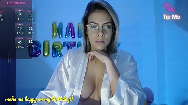Snapshot of candydowson1 chatting on 30, 12, 2024 candydowson1 online show from 30, 12, 2024