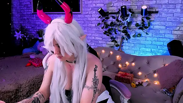 Alex Howell online show from 6, 1, 2025