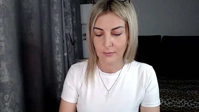 Amelia Harper online show from 13, 9, 2025