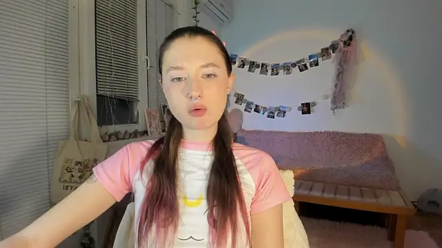 Snapshot of Jenny_darling_love chatting on 17, 1, 2025 Jenny darling love online show from 17, 1, 2025