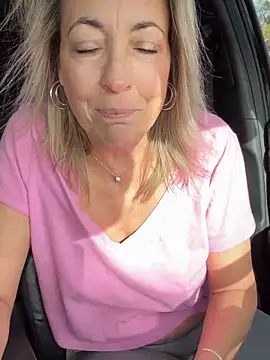 Cherry-red-xo online show from 6, 11, 2025