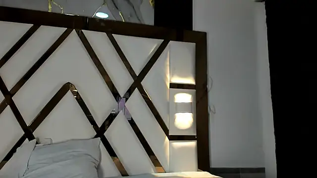 molly sweetee online show from 12, 4, 2026