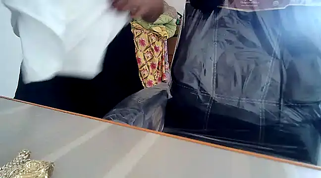 hot pavitra online show from 9, 12, 2024