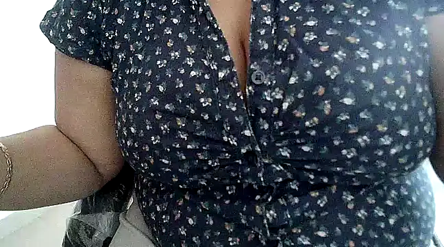 hot pavitra online show from 5, 2, 2025