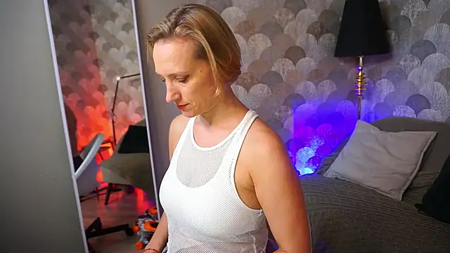 Snapshot of UmaTruewoman chatting on 2, 6, 2026 UmaTruewoman online show from 2, 6, 2026