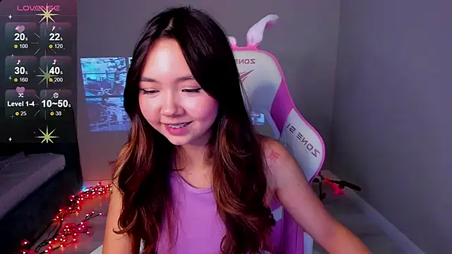 Fluffy Rose online show from 3, 11, 2025