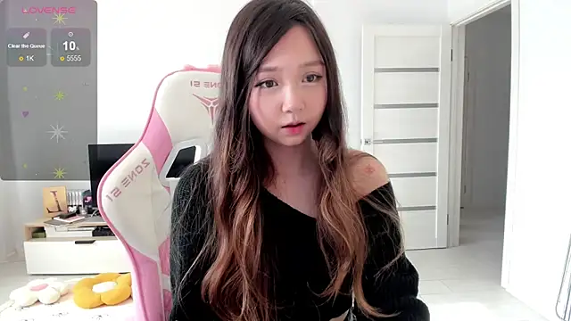 Snapshot of Fluffy_Rose chatting on 8, 6, 2026 Fluffy Rose online show from 8, 6, 2026