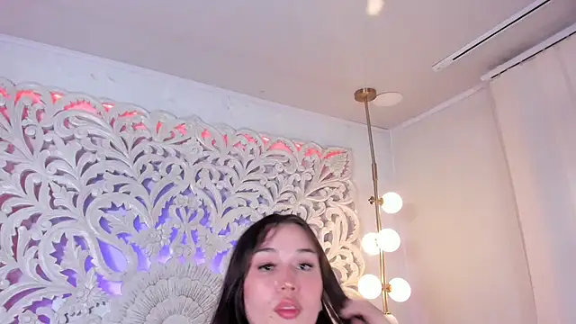 Kayla stern  online show from 19, 12, 2025