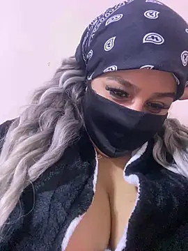 Snapshot of mari_layali chatting on 15, 12, 2024 mari layali online show from 15, 12, 2024