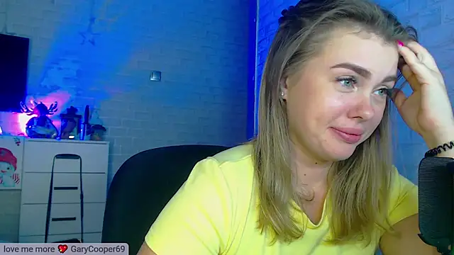 Snapshot of SuchCute chatting on 8, 3, 2025 SuchCute online show from 8, 3, 2025