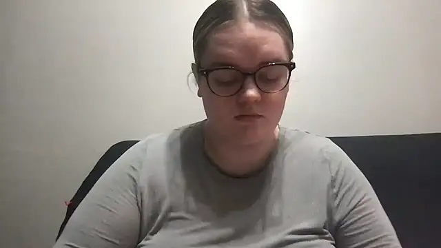 honeyyy24 online show from 28, 3, 2026