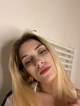 Lolitaxlola online show from 18, 4, 2026