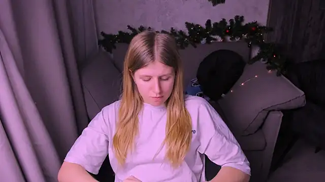 Snapshot of kirraa_ chatting on 13, 12, 2024 kirraa  online show from 13, 12, 2024