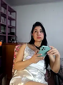 Snapshot of saralunabella chatting on 16, 1, 2025 saralunabella online show from 16, 1, 2025