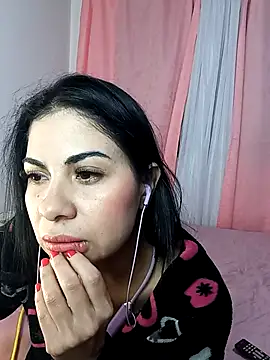 Snapshot of saralunabella chatting on 10, 3, 2025 saralunabella online show from 10, 3, 2025