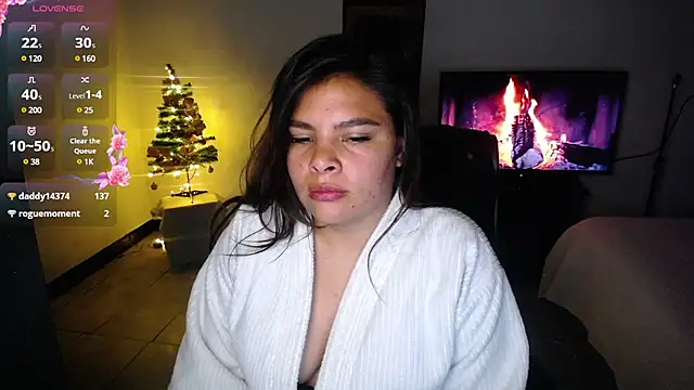 Snapshot of goddess_valXX chatting on 5, 12, 2024 goddess valXX online show from 5, 12, 2024