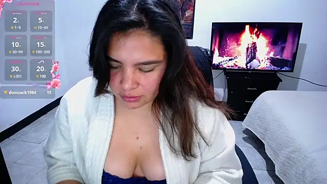 Snapshot of goddess_valXX chatting on 14, 1, 2025 goddess valXX online show from 14, 1, 2025