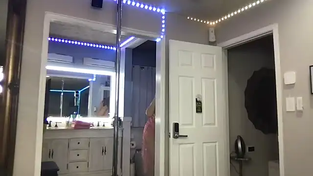 curvyfunlover online show from 15, 12, 2025