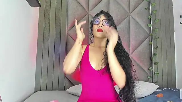 BriaConner  online show from 17, 12, 2025