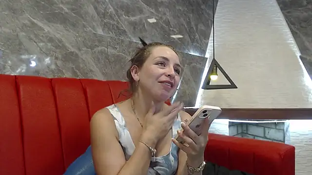 Snapshot of _isaabellaa chatting on 6, 2, 2025 isaabellaa online show from 6, 2, 2025