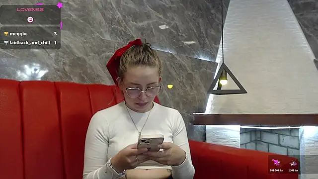 Snapshot of _isaabellaa chatting on 6, 3, 2025 isaabellaa online show from 6, 3, 2025