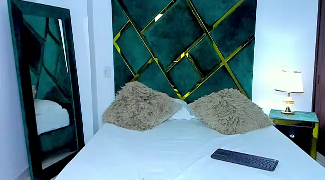 Criss Ariana online show from 1, 2, 2025