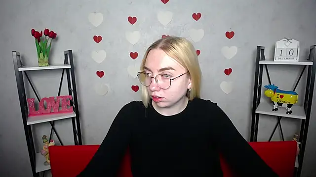 Snapshot of BeatriceFly chatting on 11, 12, 2024 BeatriceFly online show from 11, 12, 2024