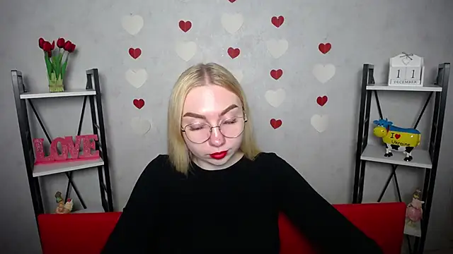 Snapshot of BeatriceFly chatting on 11, 12, 2024 BeatriceFly online show from 11, 12, 2024