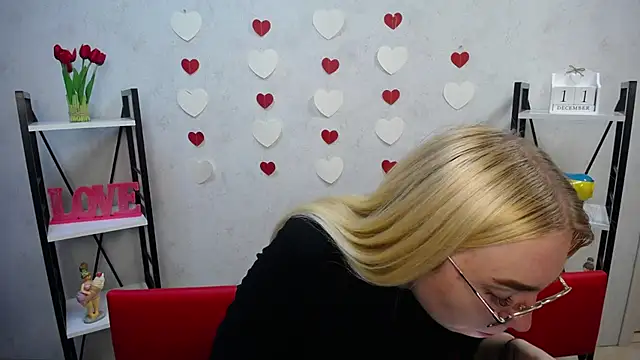 Snapshot of BeatriceFly chatting on 11, 12, 2024 BeatriceFly online show from 11, 12, 2024