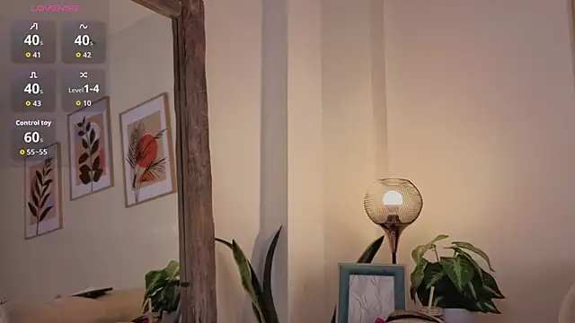 DahianaWalcott online show from 15, 10, 2025