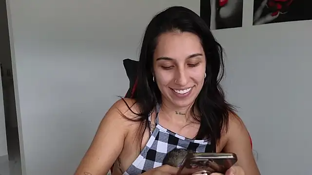 tammyandrade  online show from 25, 2, 2025