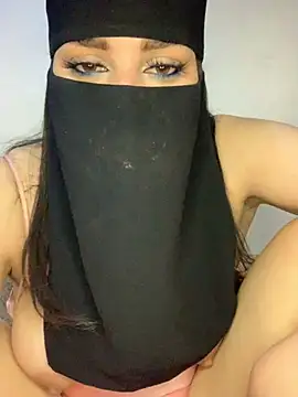 Snapshot of Miss-Soka chatting on 22, 4, 2026 Miss-Soka online show from 22, 4, 2026