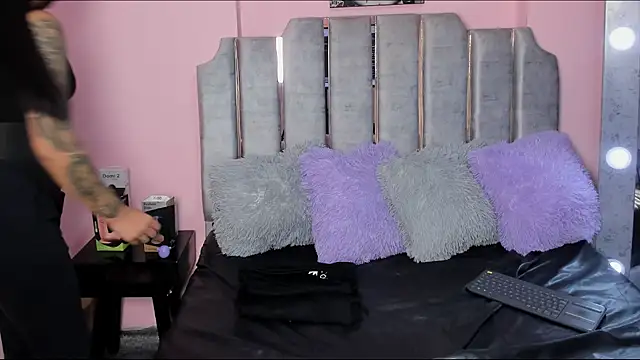Snapshot of karol_noa chatting on 26, 2, 2025 karol noa online show from 26, 2, 2025