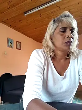 Goodgirlsue 77 online show from 11, 2, 2025