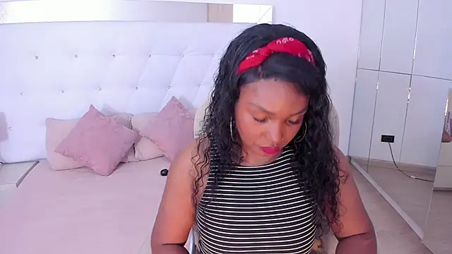 Isla Scott online show from 16, 10, 2025