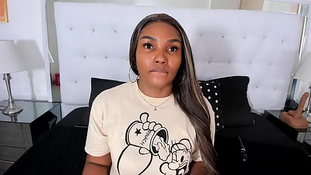 Isla Scott online show from 3, 3, 2026