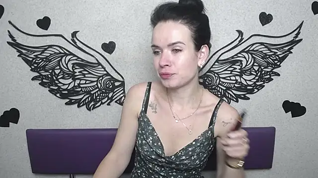 JasmineKouch online show from 5, 10, 2025