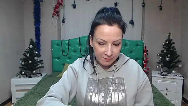 Snapshot of ElizabethSho chatting on 28, 12, 2024 ElizabethSho online show from 28, 12, 2024