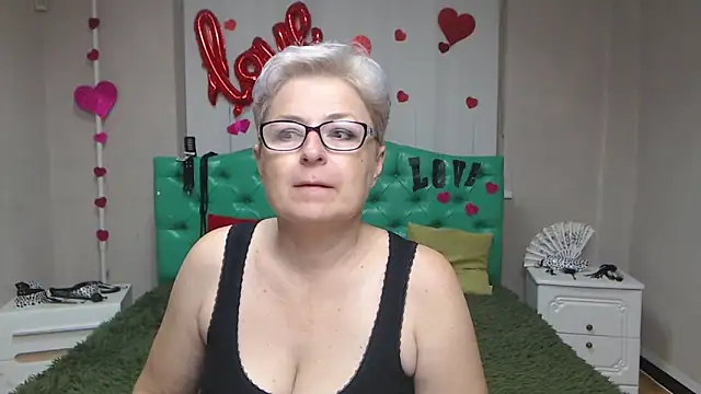 Snapshot of EmiliaGree chatting on 17, 9, 2025 EmiliaGree online show from 17, 9, 2025